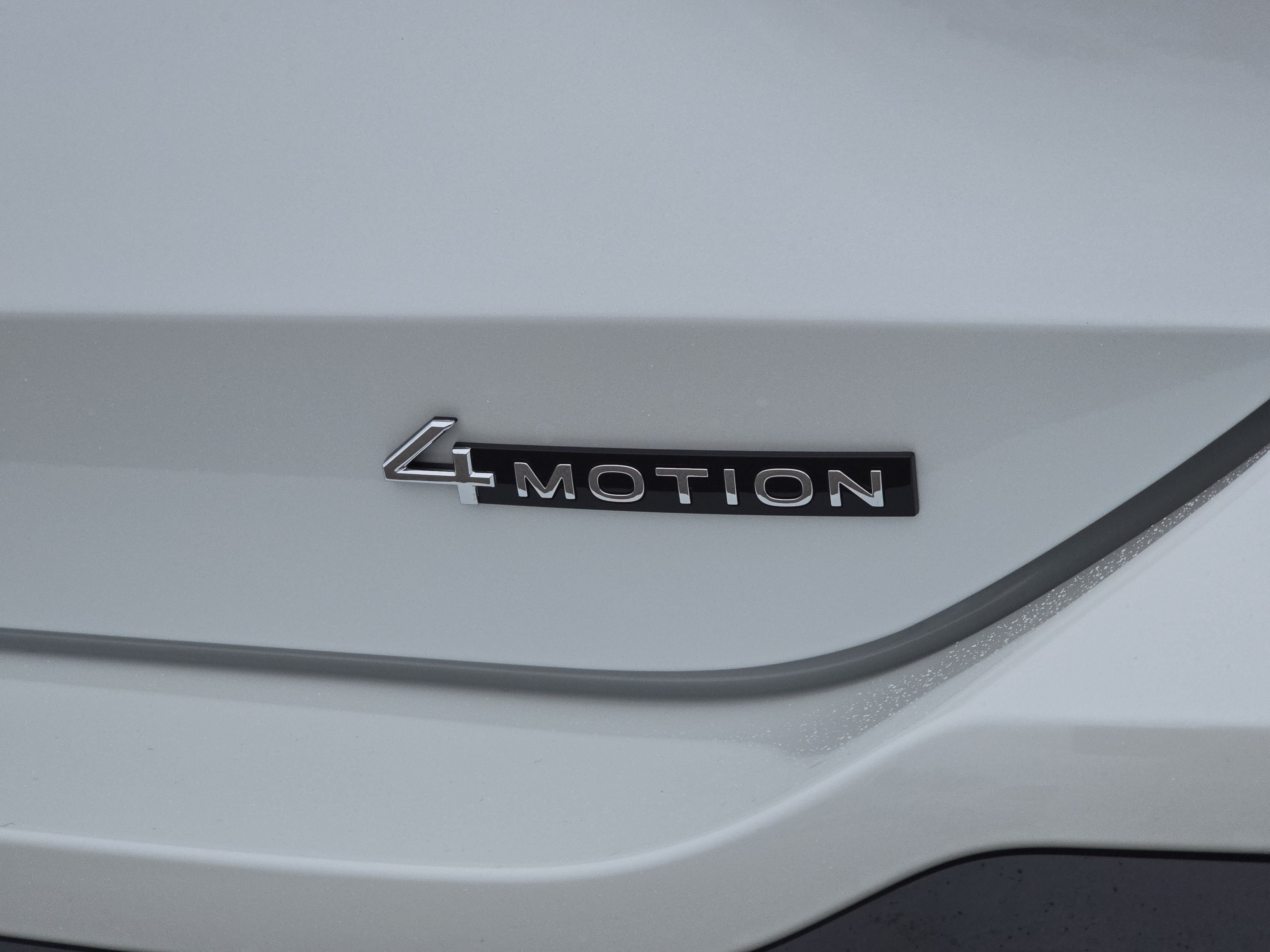 New 2026 Volkswagen Tiguan SE R-Line AWD/4WD image 14