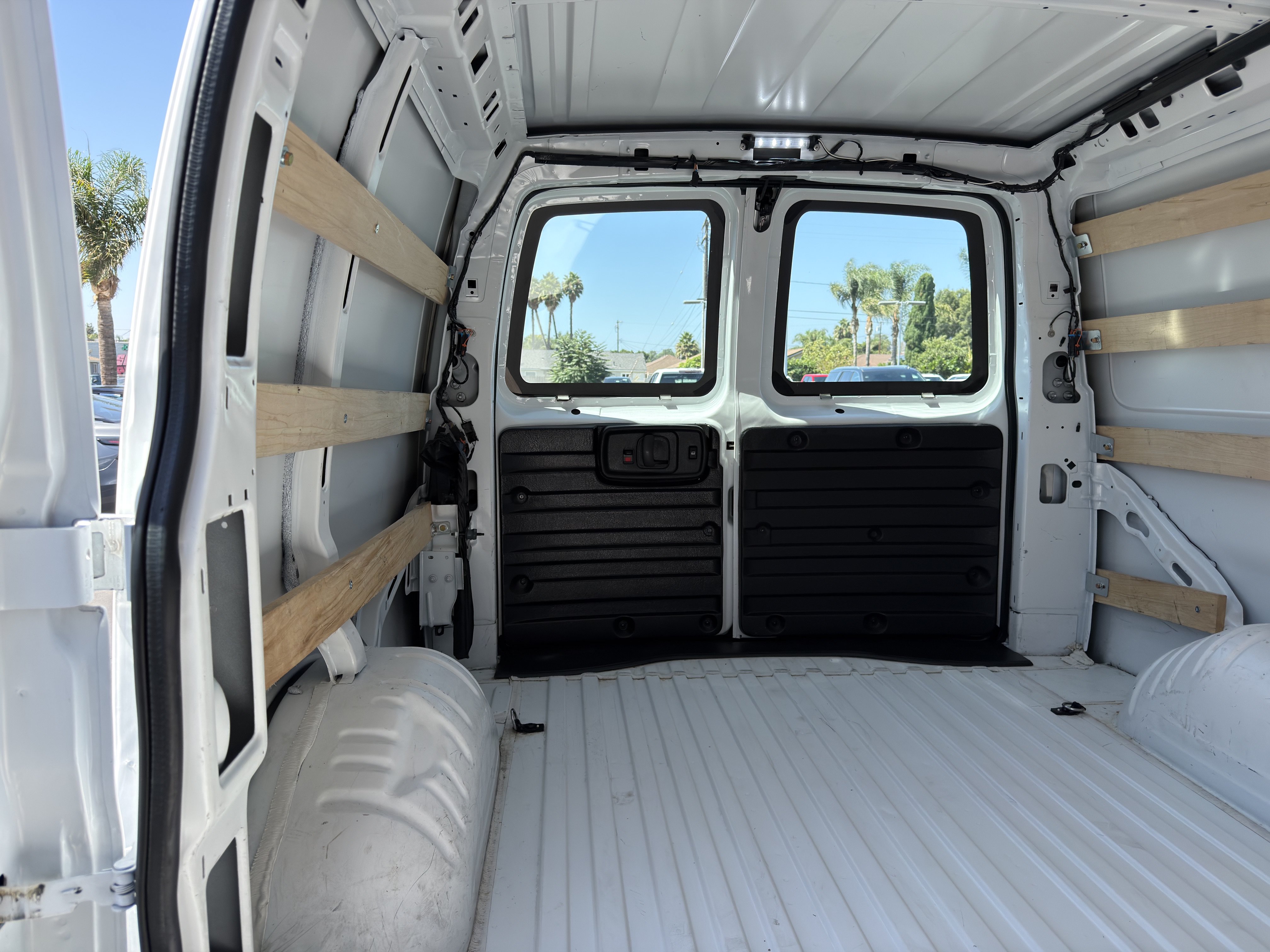 Used 2025 GMC Savana 2500 w/ Driver Convenience Package RWD image 17