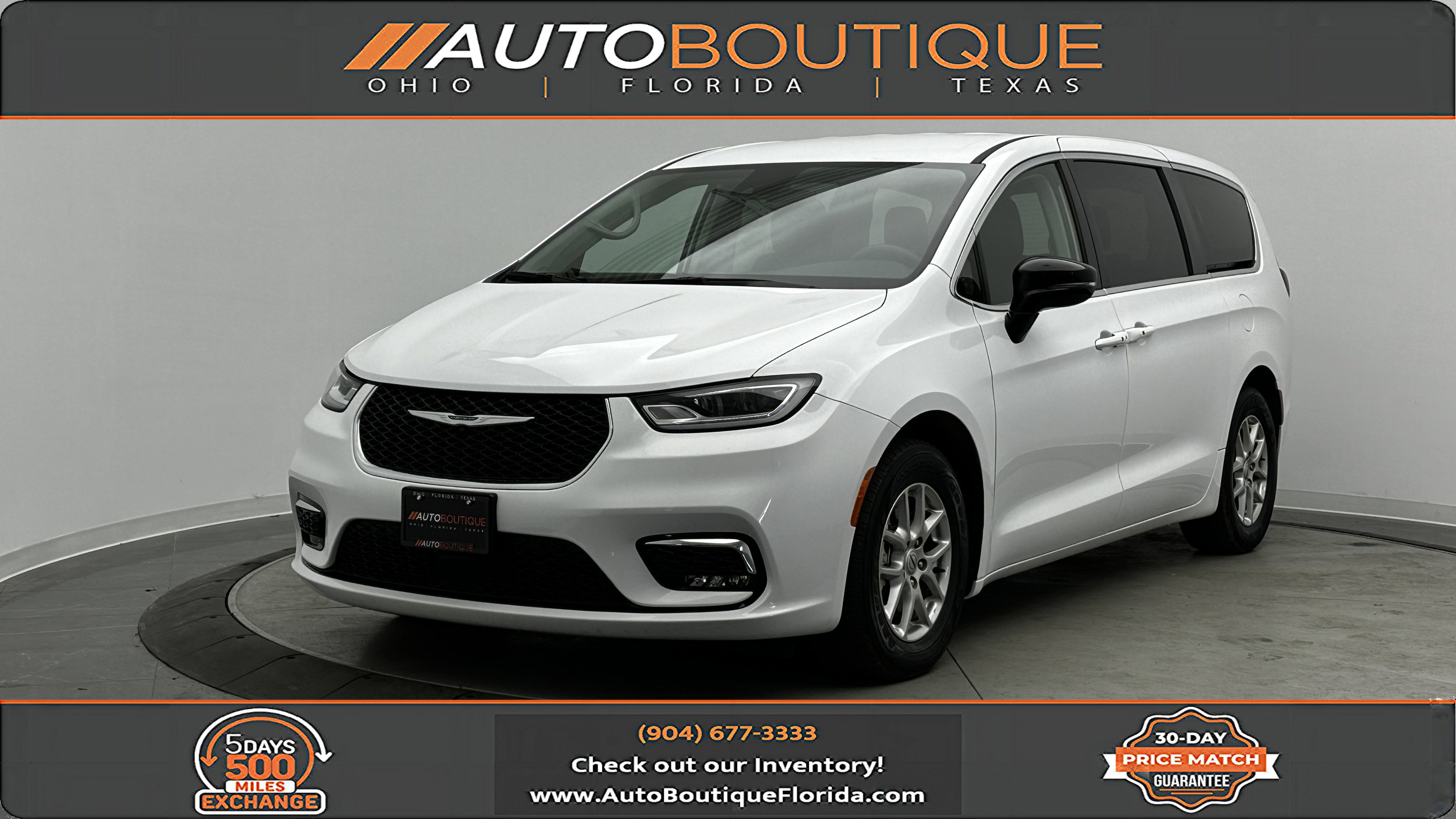 Used 2024 Chrysler Pacifica Touring-L image 1