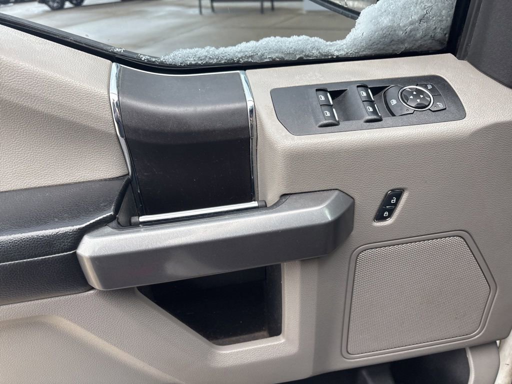 Used 2016 Ford F150 XLT image 9