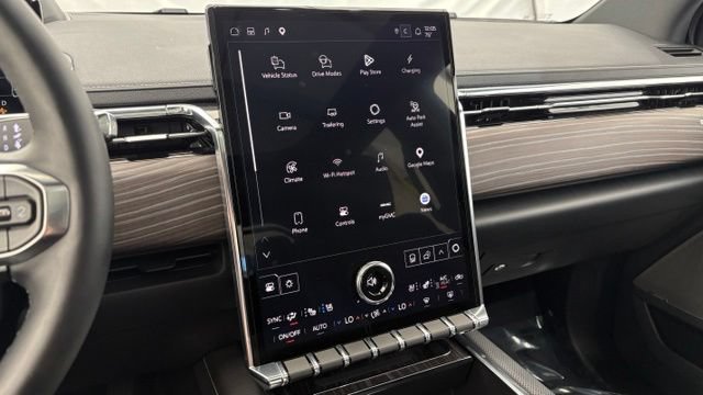 Used 2025 GMC Sierra EV Denali AWD/4WD image 39