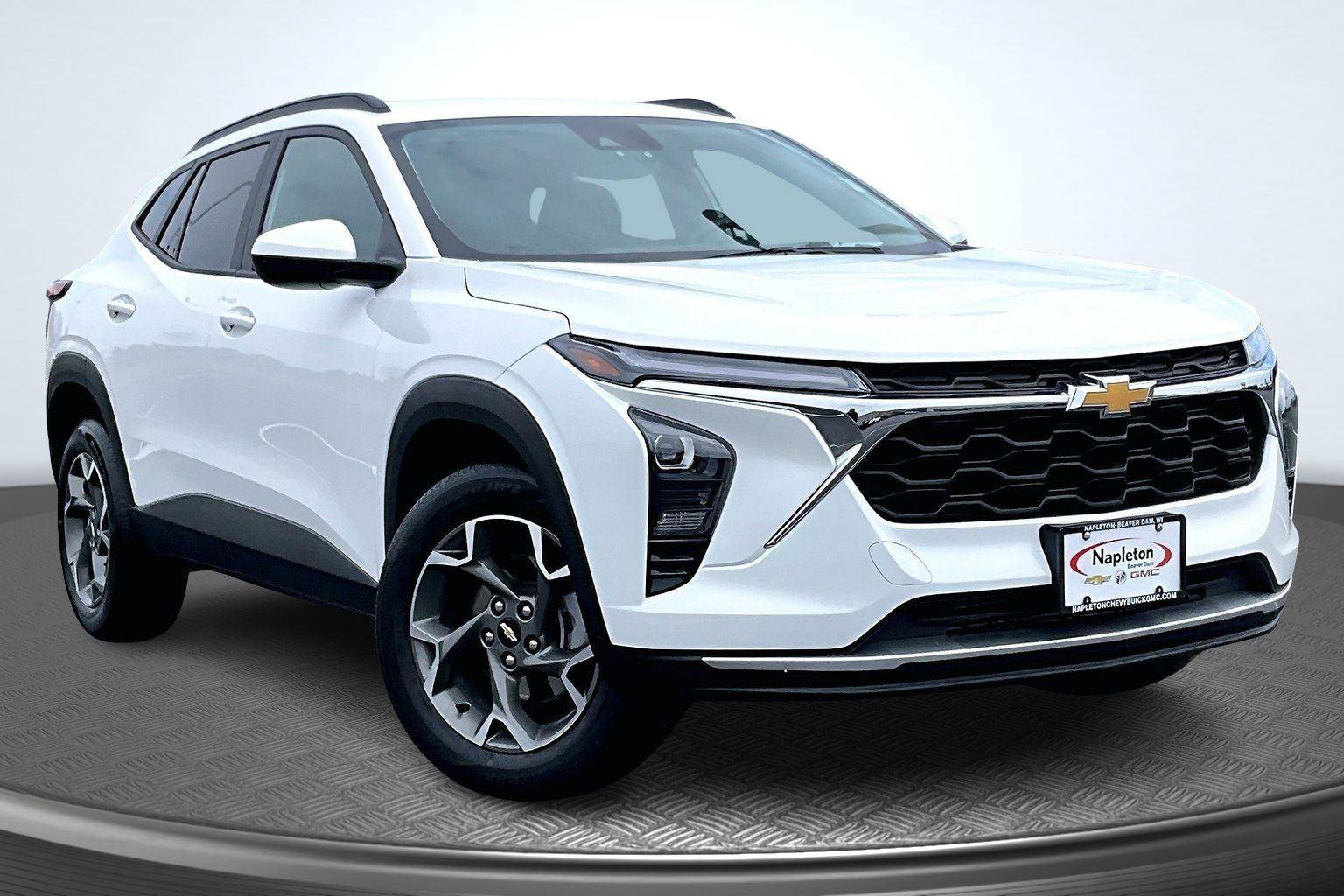 Used 2025 Chevrolet Trax LT FWD image 13