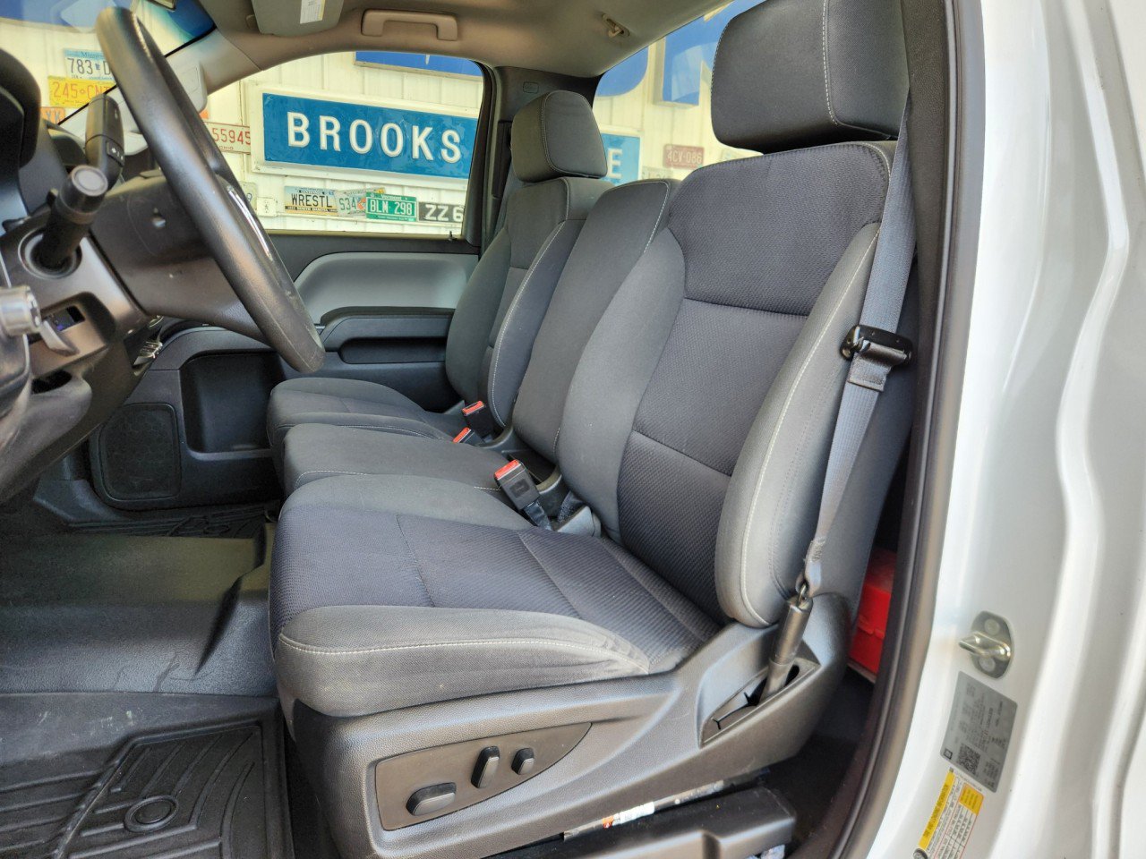 Used 2018 GMC Sierra 1500 2WD Regular Cab image 4