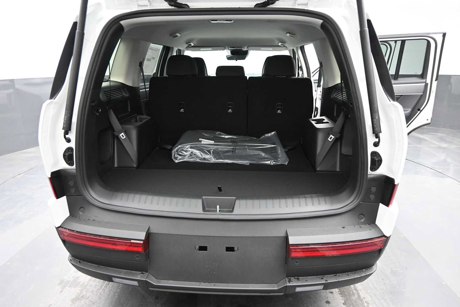 New 2026 Hyundai Santa Fe SE FWD image 15