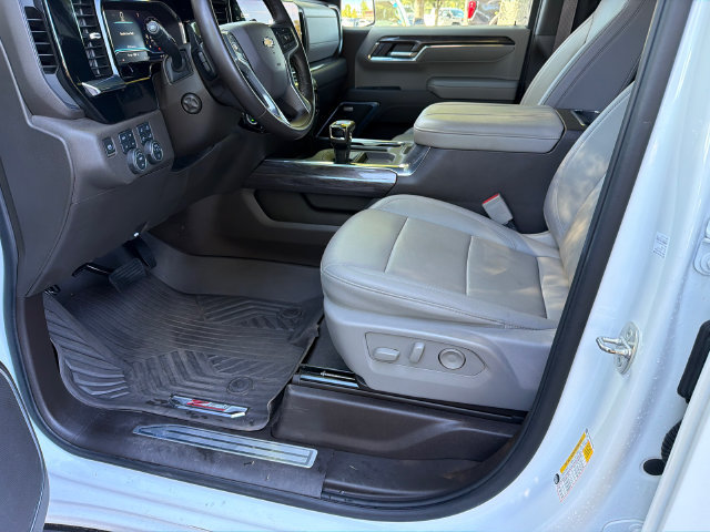 Used 2024 Chevrolet Silverado 1500 LTZ AWD/4WD image 9