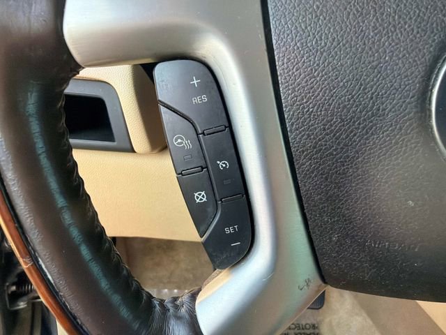 Used 2012 Cadillac Escalade Luxury image 30