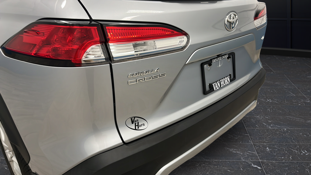 Used 2023 Toyota Corolla Cross LE FWD image 32