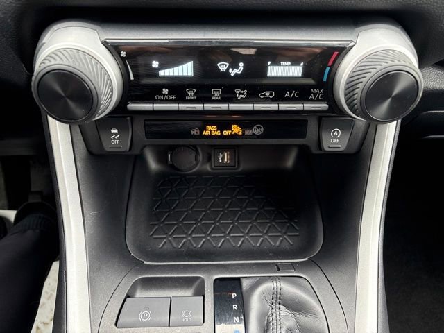 Used 2024 Toyota RAV4 LE image 18