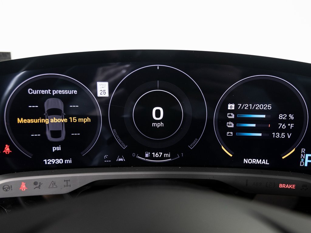 Certified 2023 Porsche Taycan image 32