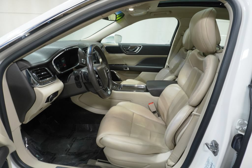 Used 2017 Lincoln Continental Select FWD image 11