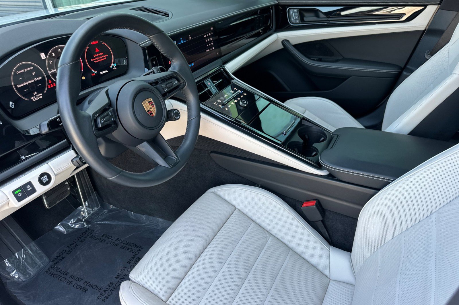 Used 2026 Porsche Panamera image 4
