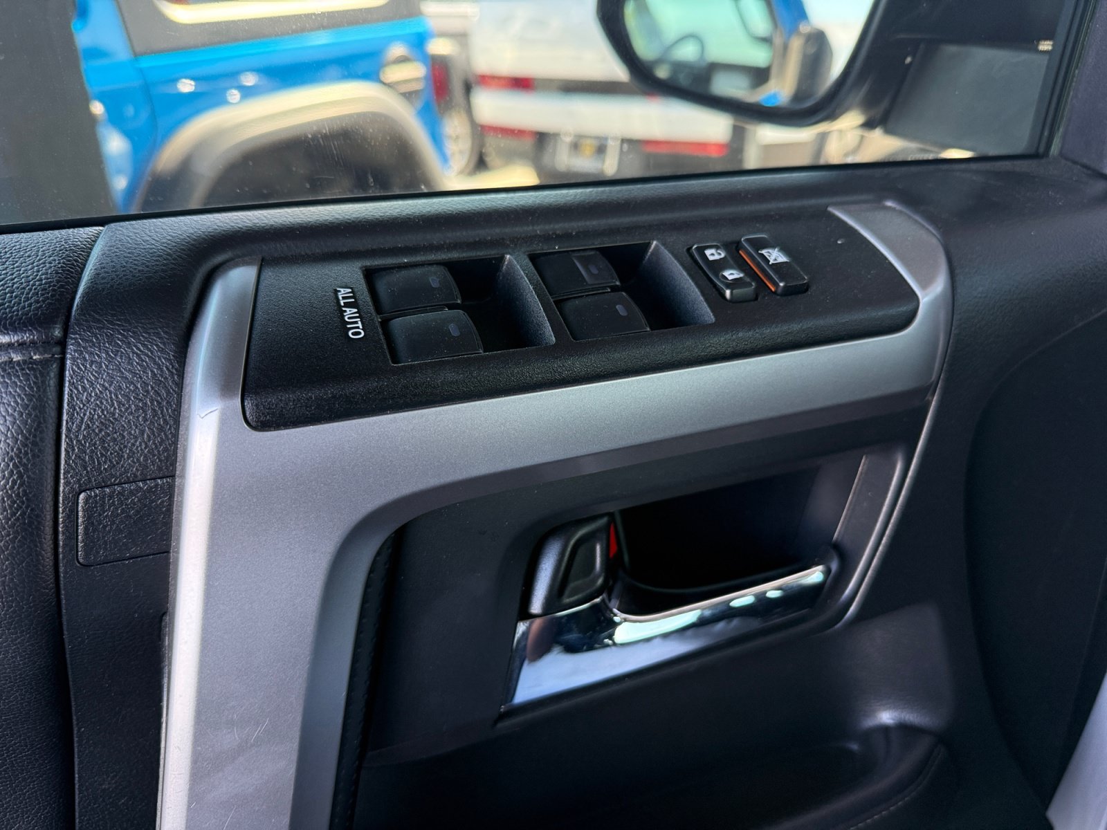 Used 2022 Toyota 4Runner SR5 Premium w/ Moonroof Package RWD image 17