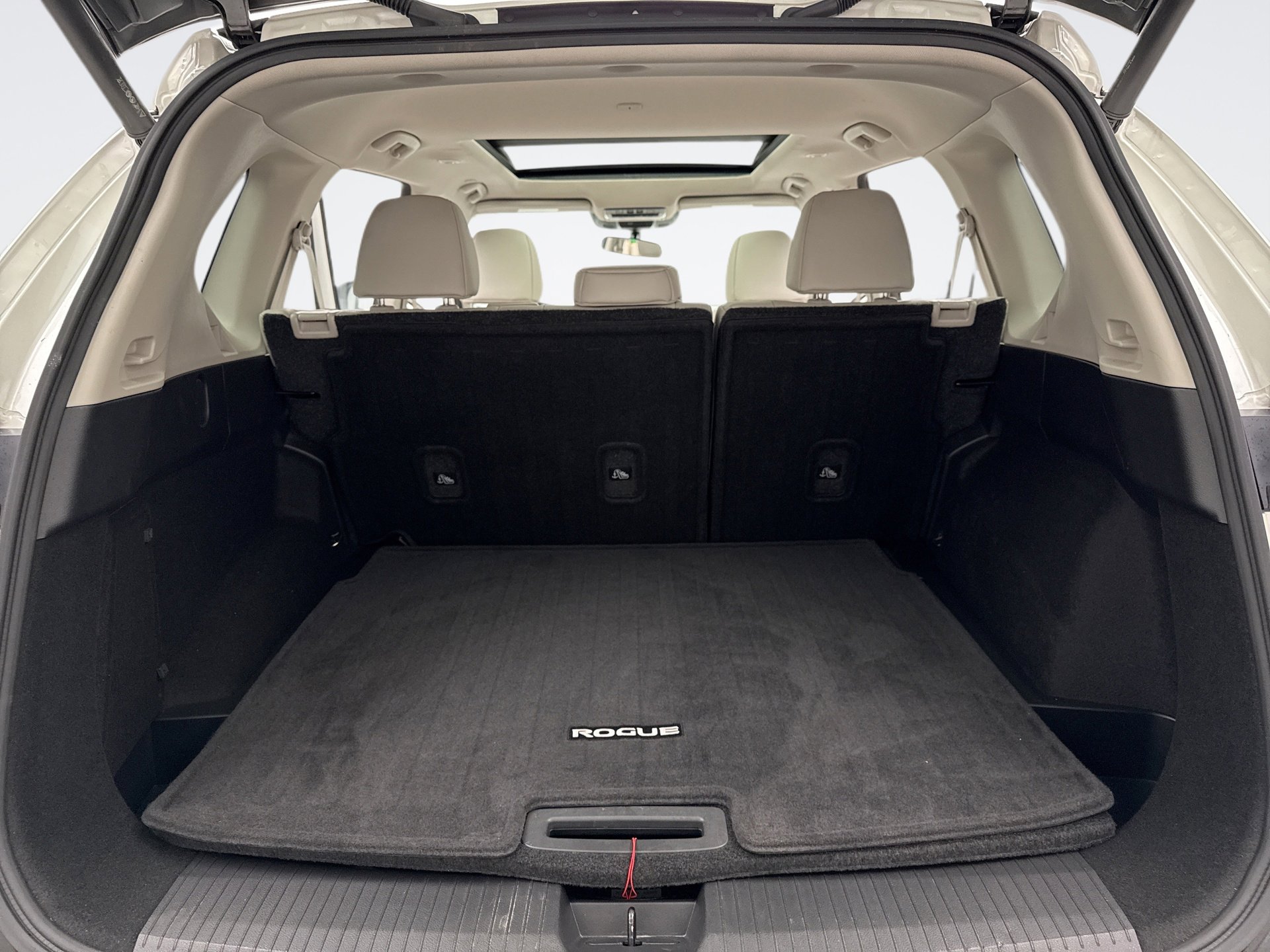 Used 2023 Nissan Rogue SV w/ SV Premium B Package image 22