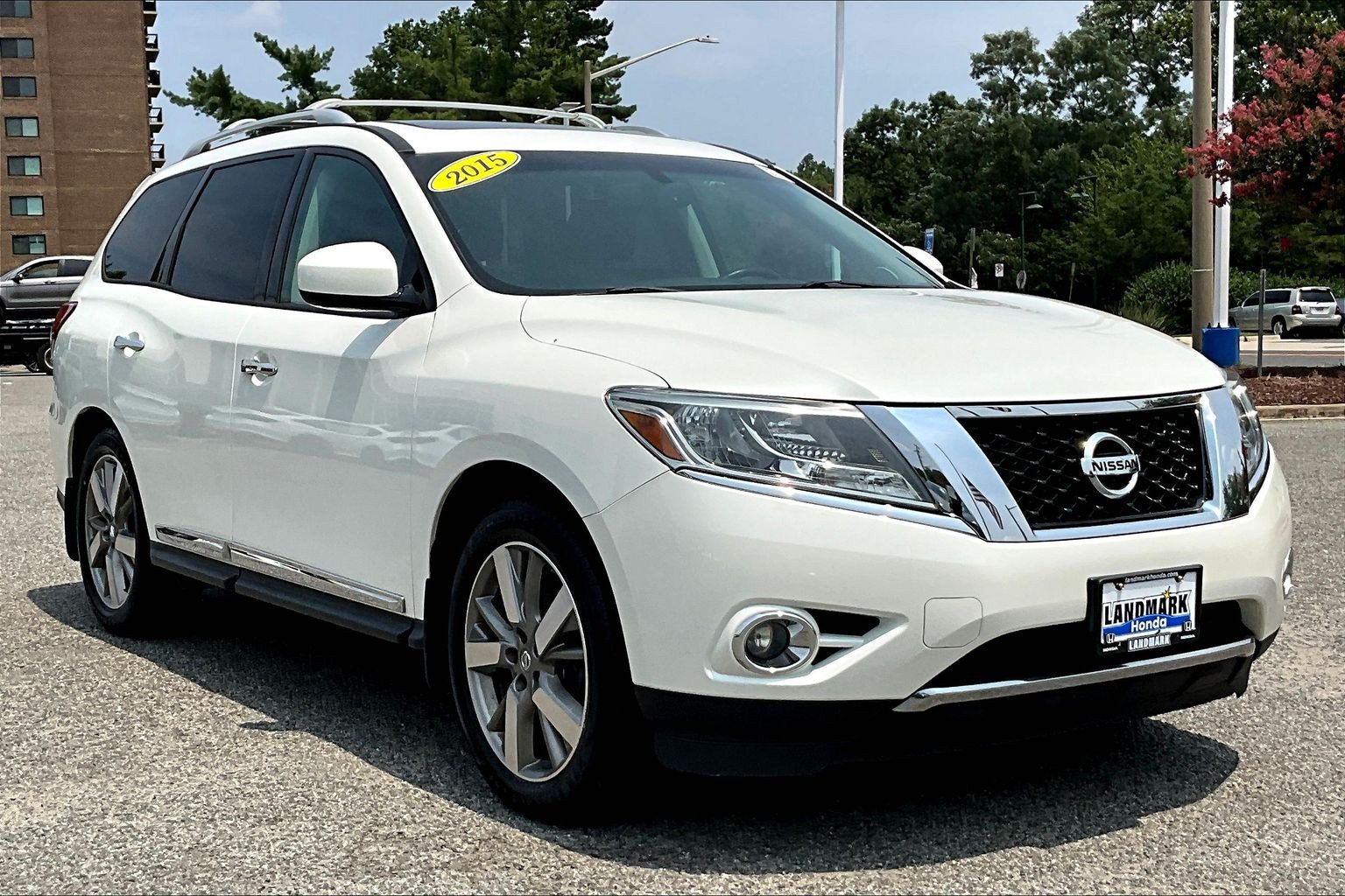 Used 2015 Nissan Pathfinder Platinum w/ Cargo Package FWD image 11