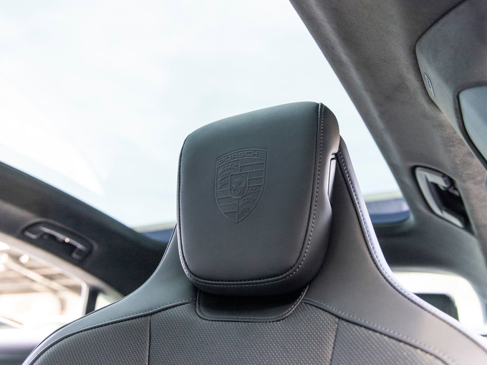 Certified 2024 Porsche Taycan GTS image 33