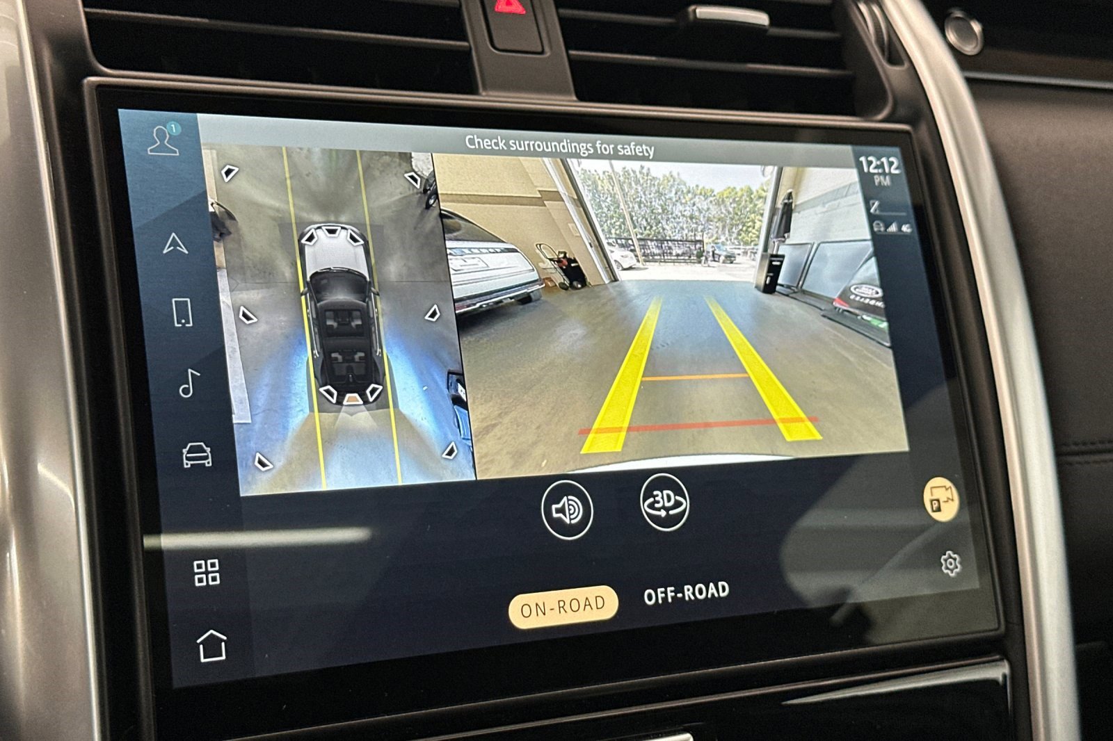 Certified 2025 Land Rover Discovery S image 22