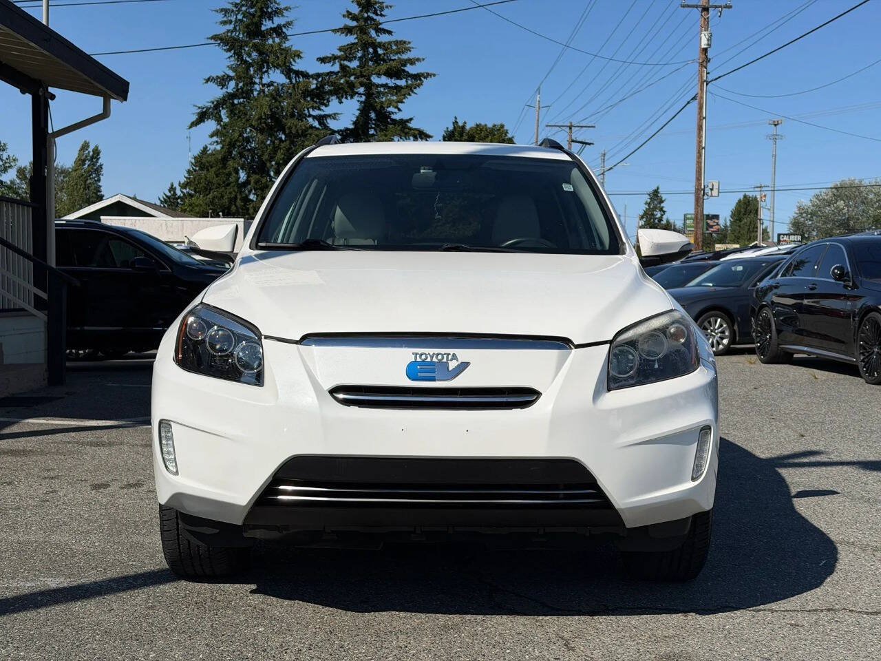 Used 2014 Toyota RAV4 EV FWD image 9