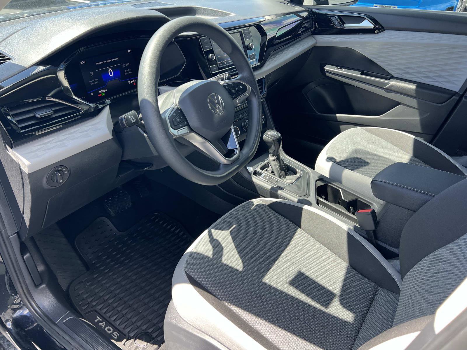 Used 2022 Volkswagen Taos S image 5
