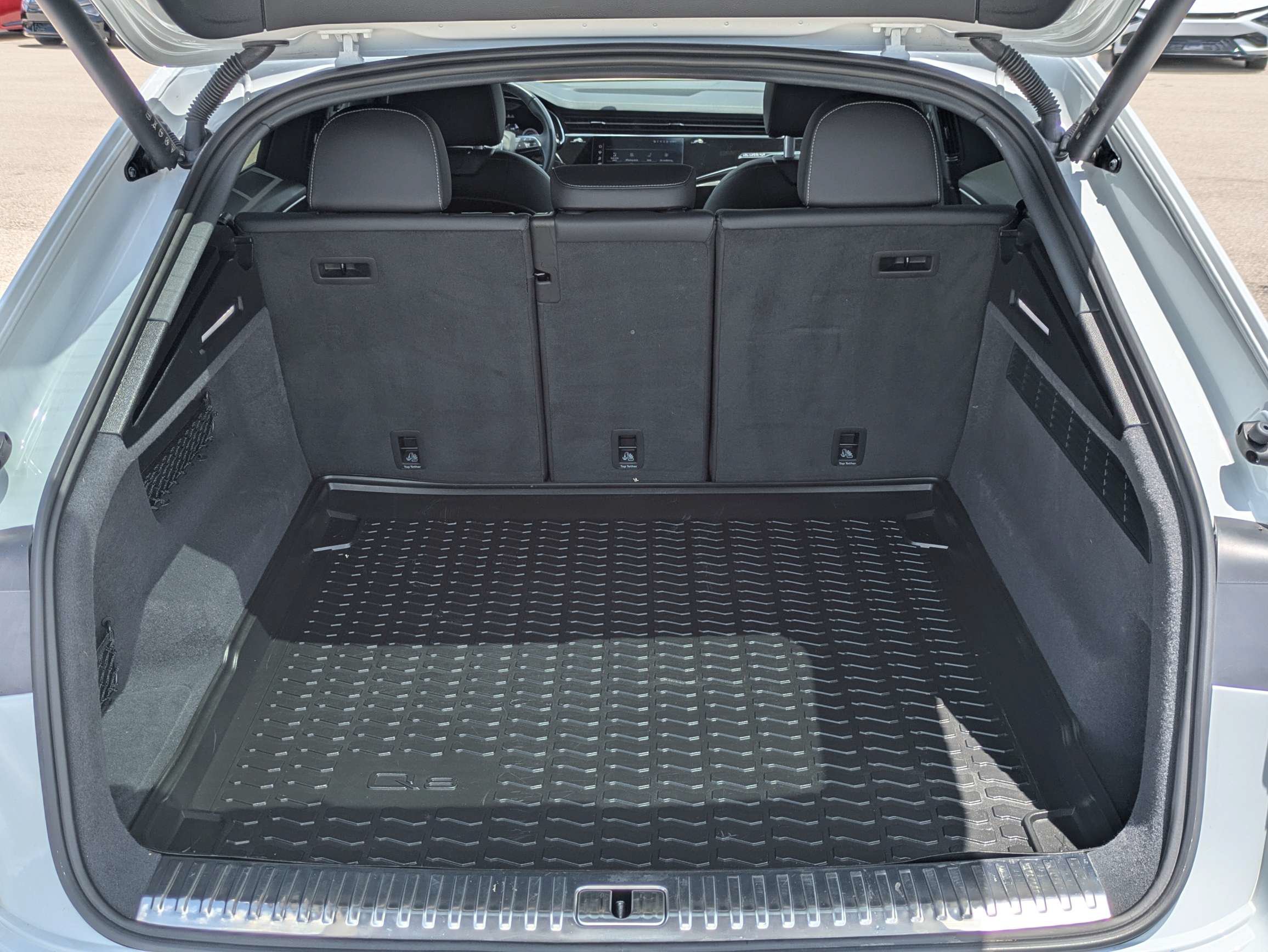 Used 2023 Audi Q8 Premium AWD/4WD image 15