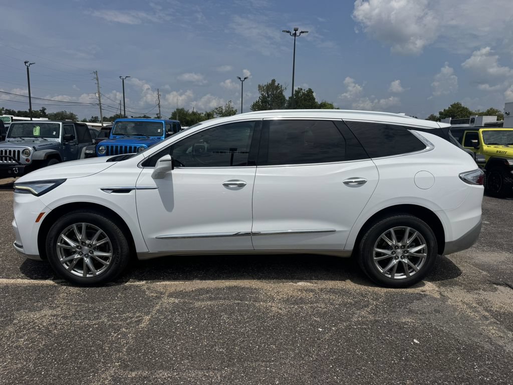 Used 2022 Buick Enclave Essence w/ Experience Buick Package FWD image 5
