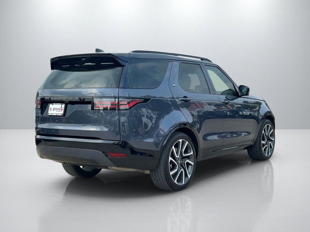 Used 2024 Land Rover Discovery Dynamic SE image 5