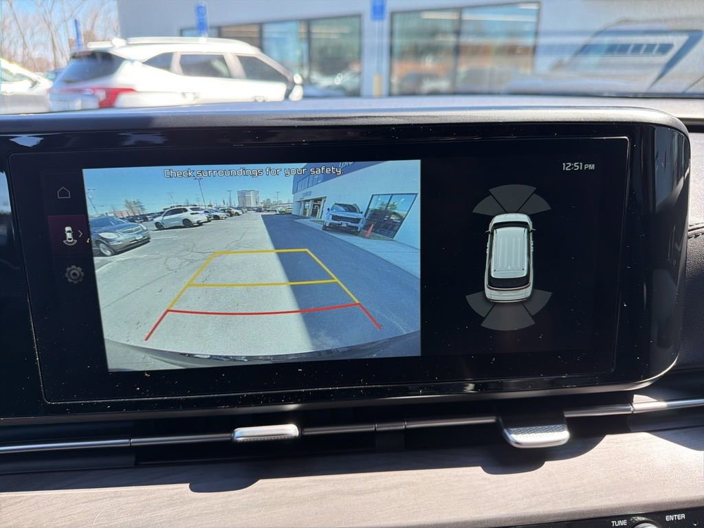 Certified 2024 Kia Carnival EX image 29