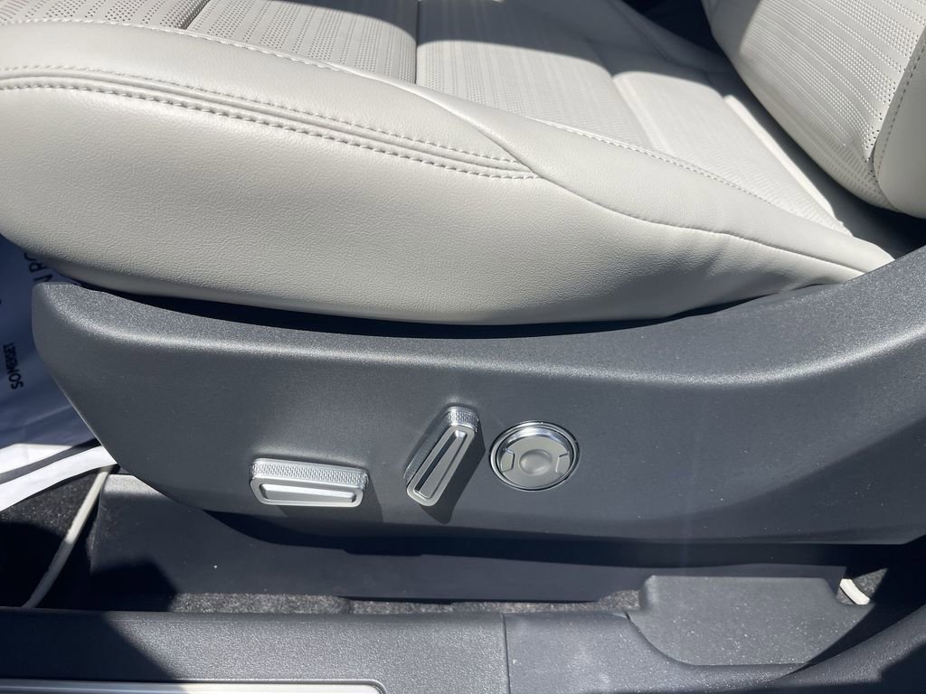 New 2026 Lincoln Nautilus Reserve w/ Jet Appearance Package AWD/4WD image 18