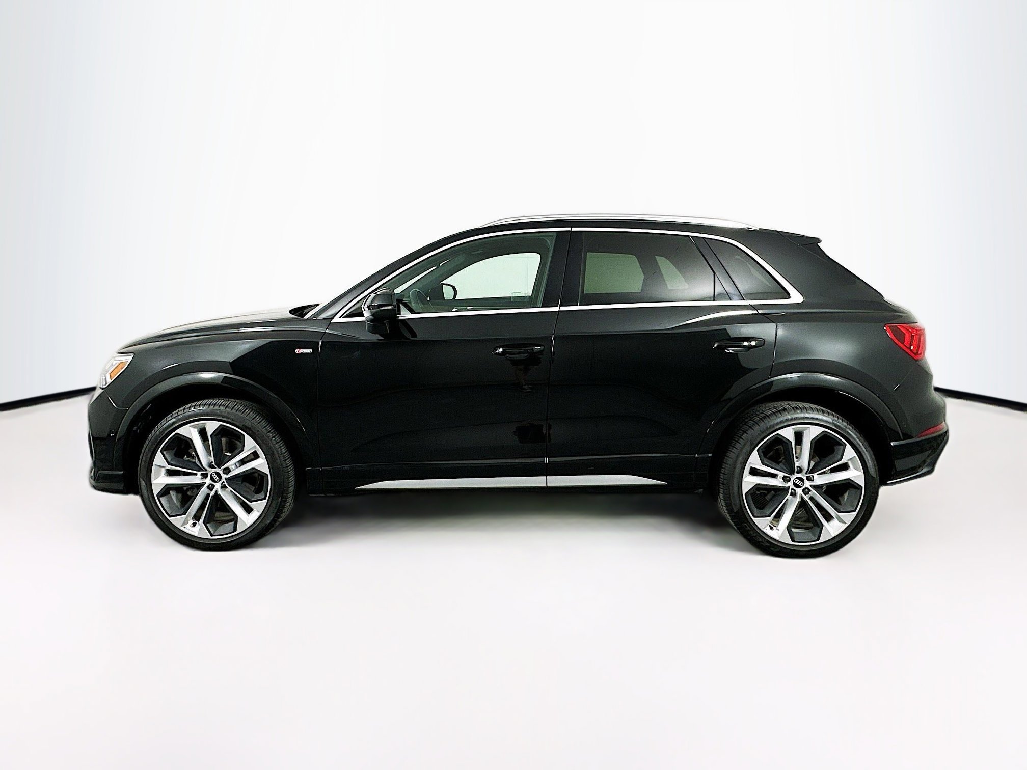 Used 2021 Audi Q3 2.0T Premium Plus image 4