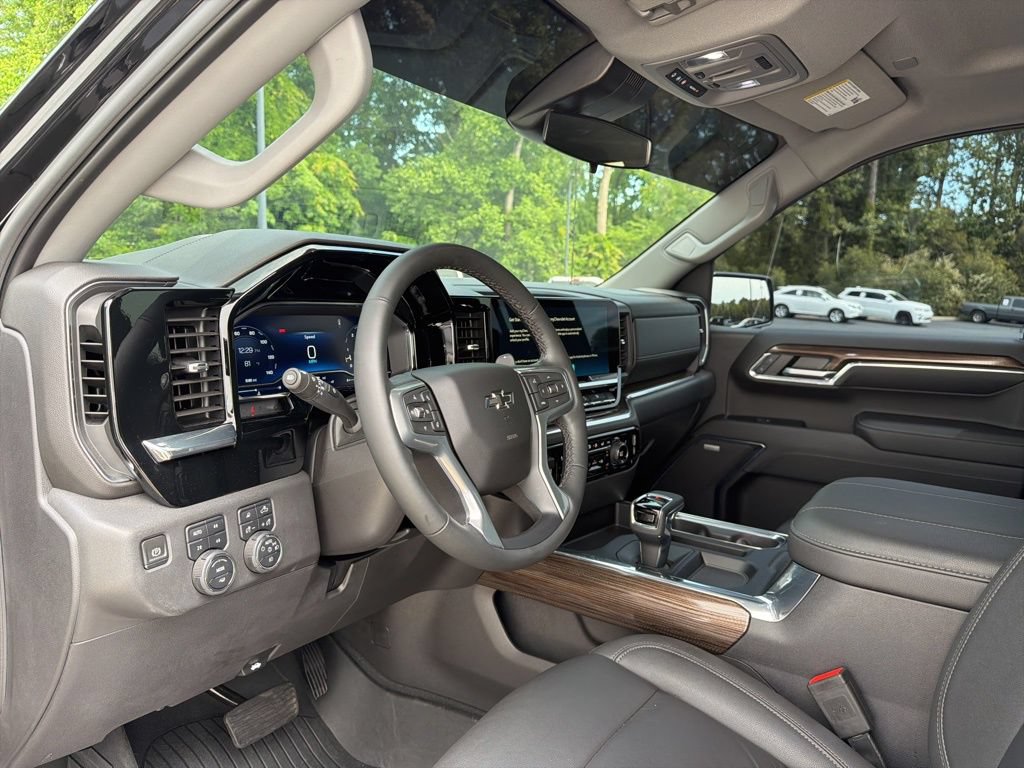 Used 2024 Chevrolet Silverado 1500 LT Trail Boss w/ LT Trail Boss Premium Package AWD/4WD image 58