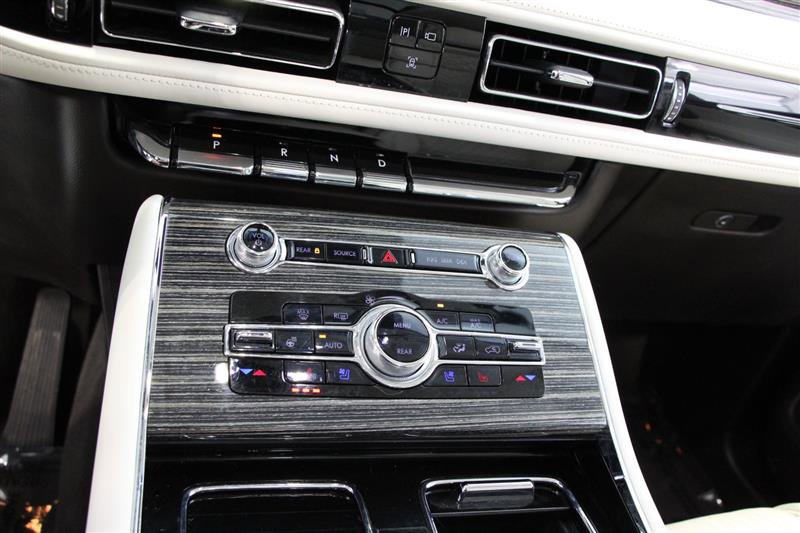 Used 2023 Lincoln Aviator Black Label w/ Class IV Trailer Tow Package image 28