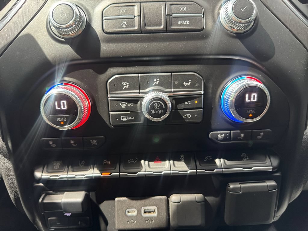 Used 2020 GMC Sierra 2500 AT4 w/ AT4 Premium Package AWD/4WD image 21