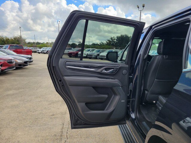 Used 2021 GMC Yukon Denali w/ Denali Premium Package image 29