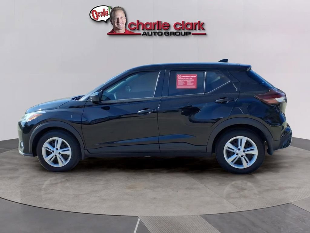 Used 2025 Nissan Kicks Play S image 2