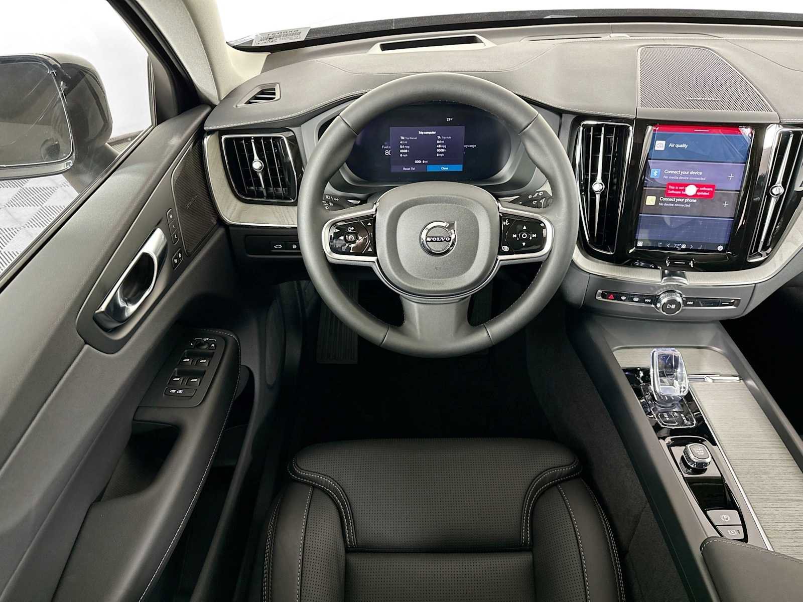 Certified 2025 Volvo XC60 T8 Ultra w/ Protection Package Premier image 18