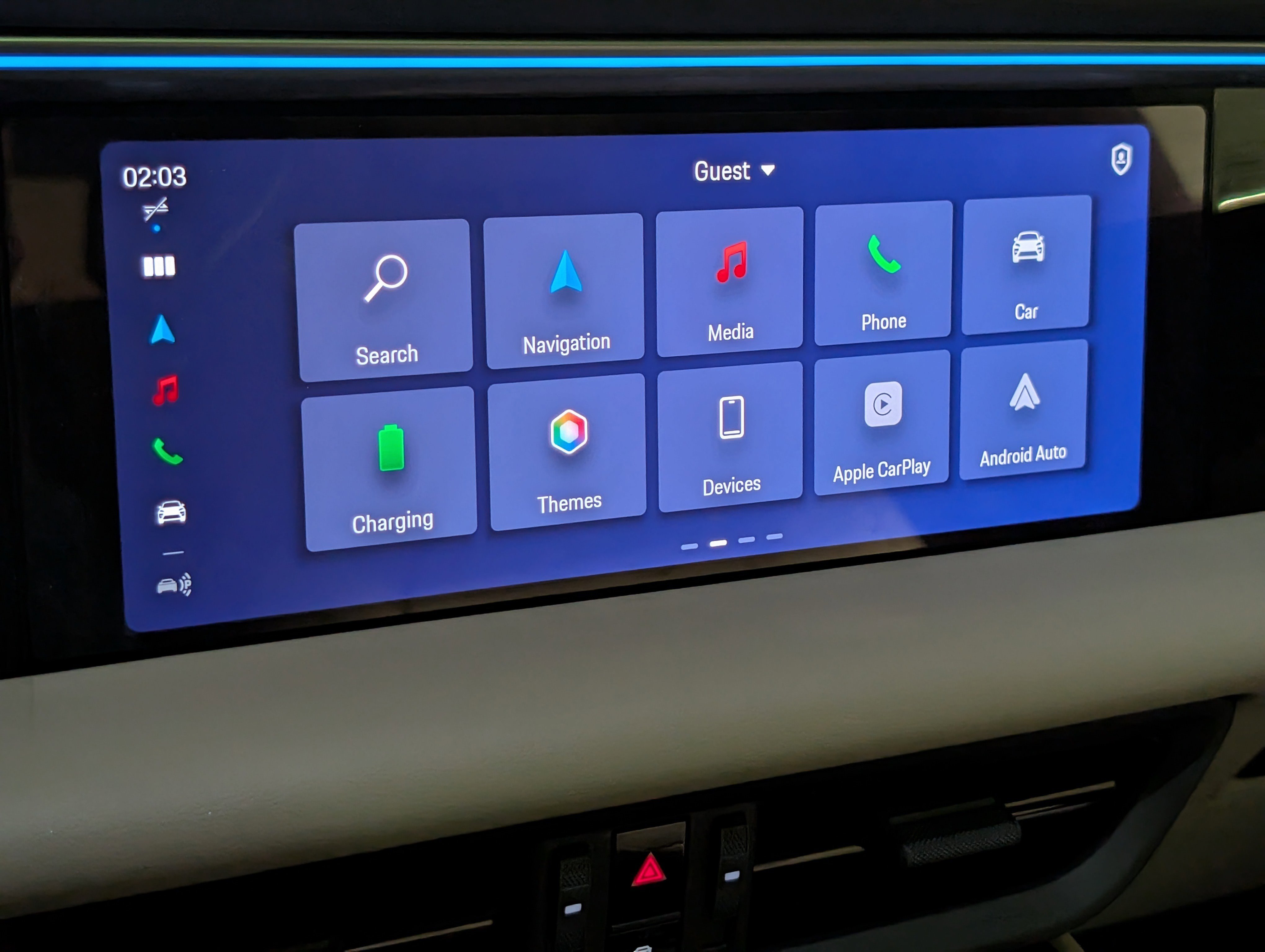 Certified 2025 Porsche Macan Electric image 30