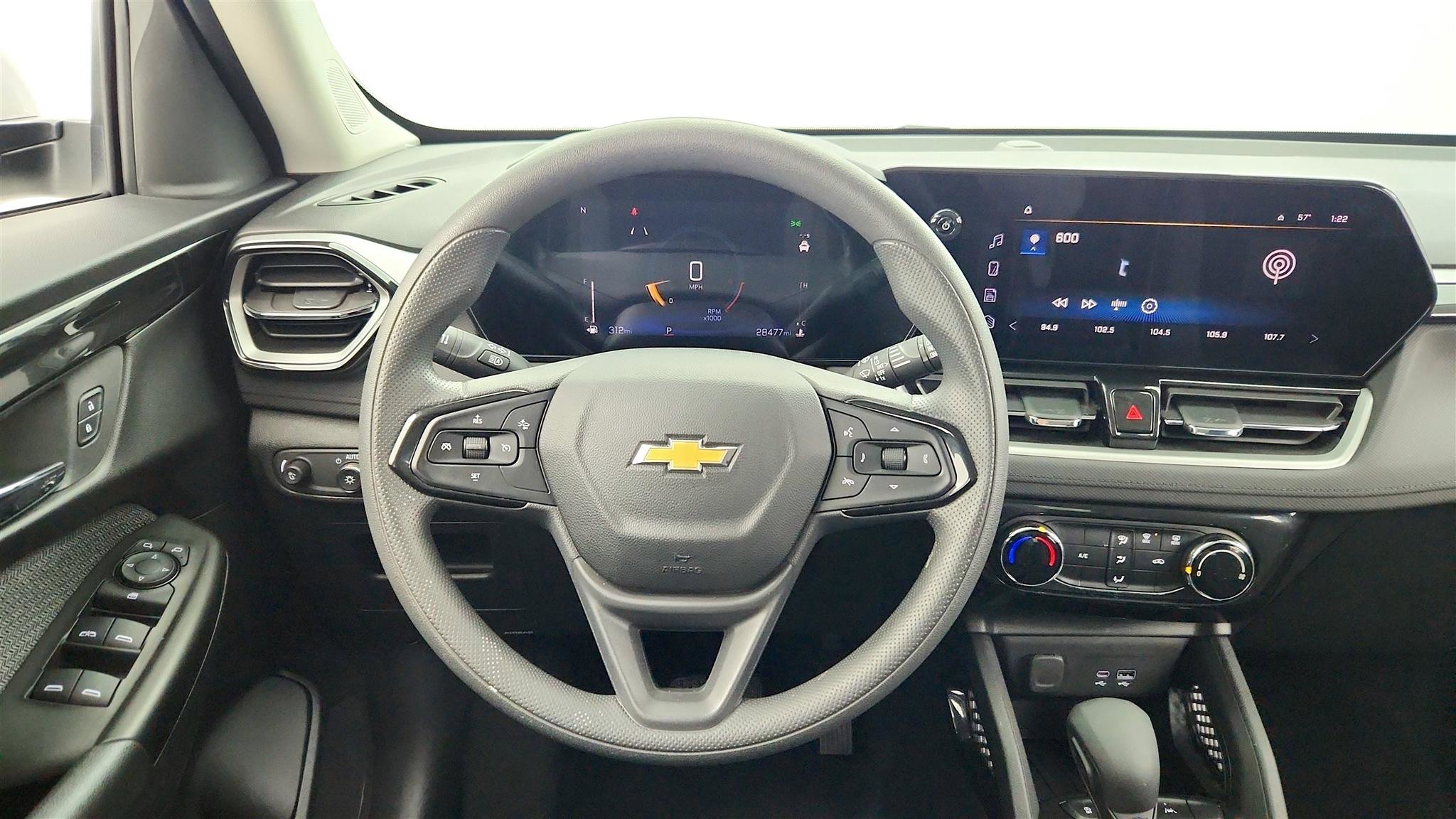 Used 2025 Chevrolet TrailBlazer LT image 28