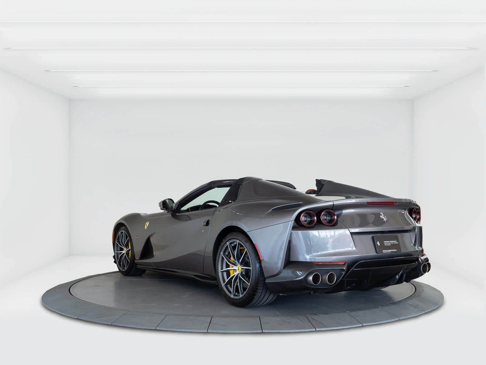 Used 2022 Ferrari 812 GTS RWD image 3