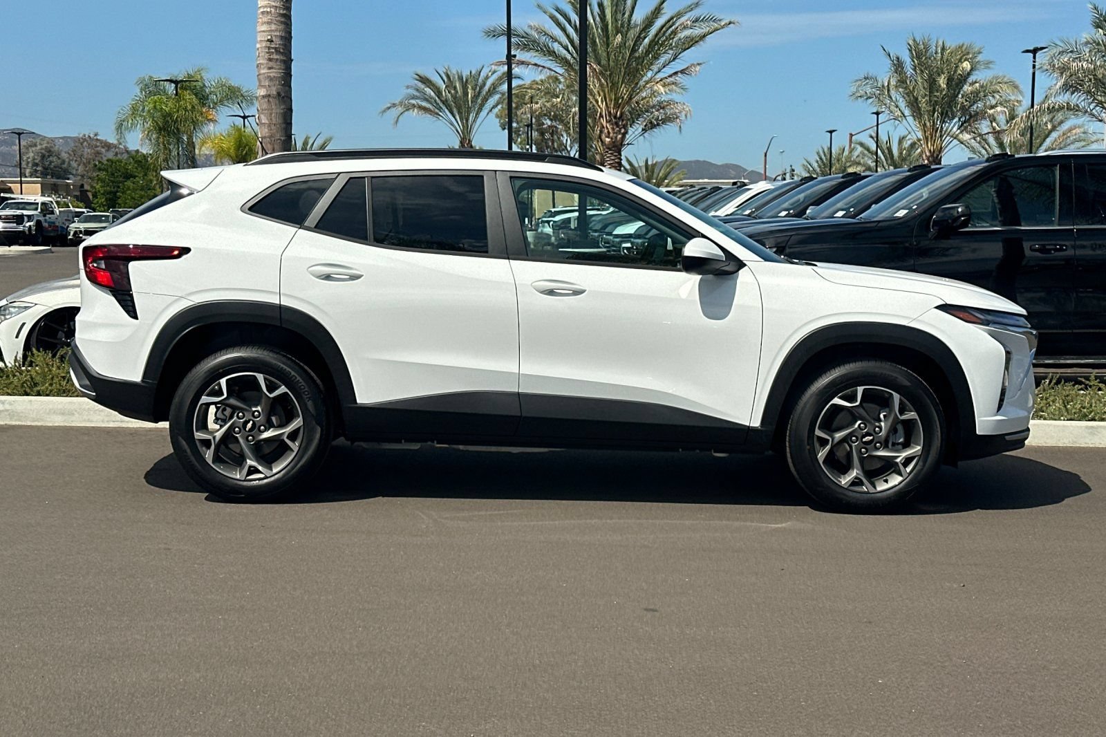 New 2026 Chevrolet Trax LT FWD image 3