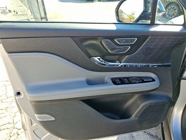 Used 2022 Lincoln Corsair AWD w/ Equipment Group 101A image 12