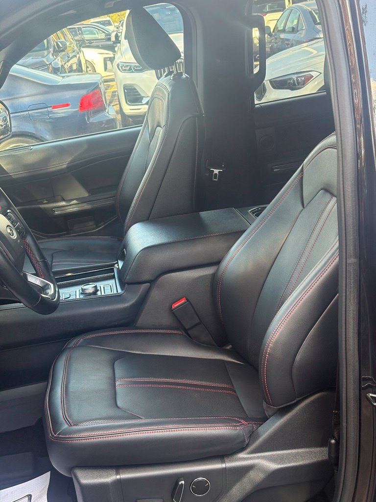 Used 2024 Ford Expedition Limited AWD/4WD image 13