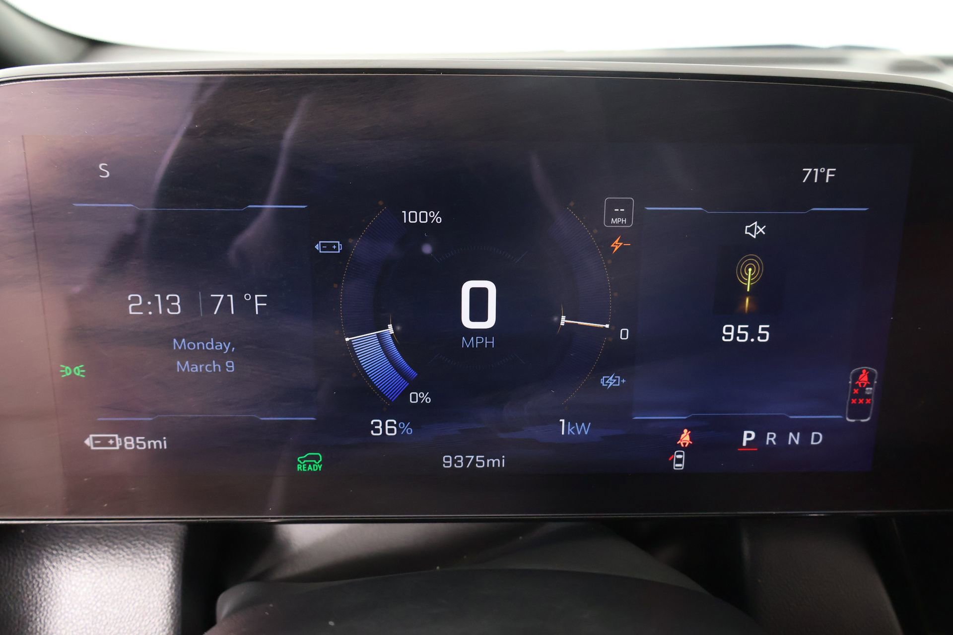 Used 2025 Chevrolet Equinox EV RS image 4