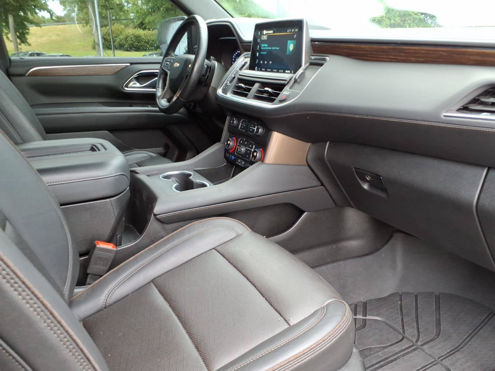 Used 2024 Chevrolet Suburban High Country w/ Advanced Technology Package AWD/4WD image 23