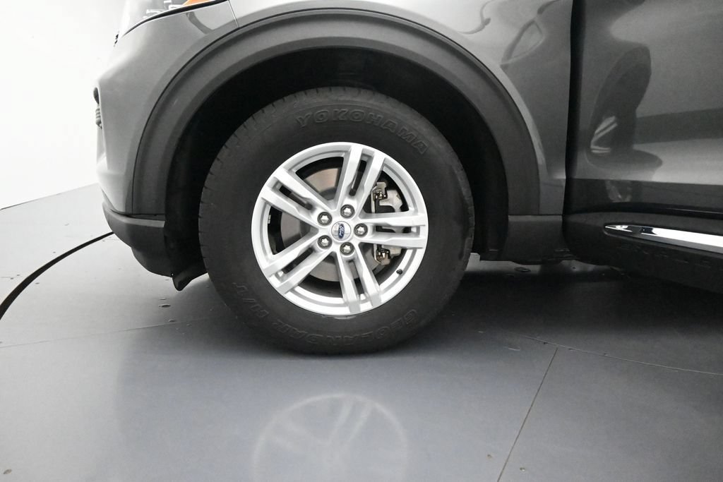 Used 2020 Ford Explorer XLT w/ Comfort Package AWD/4WD image 8