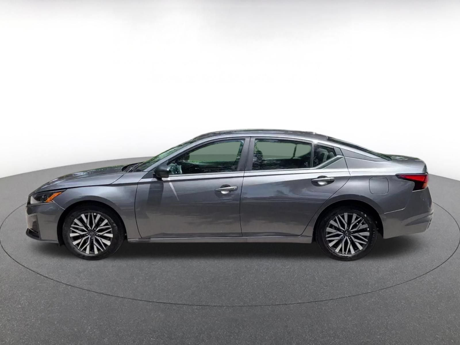 Used 2026 Nissan Altima 2.5 SV FWD image 9