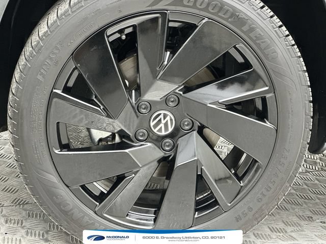 Certified 2024 Volkswagen Taos SEL AWD/4WD image 10