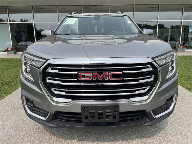 Used 2024 GMC Terrain SLT image 13