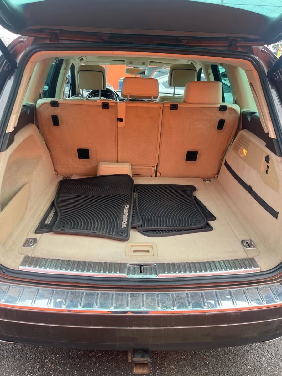 Used 2013 Volkswagen Touareg TDI image 15