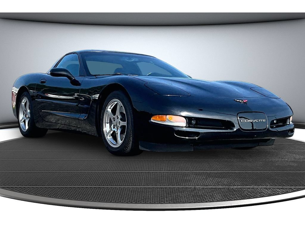 Used 2002 Chevrolet Corvette Coupe w/ Preferred Equipment Group2 RWD image 2