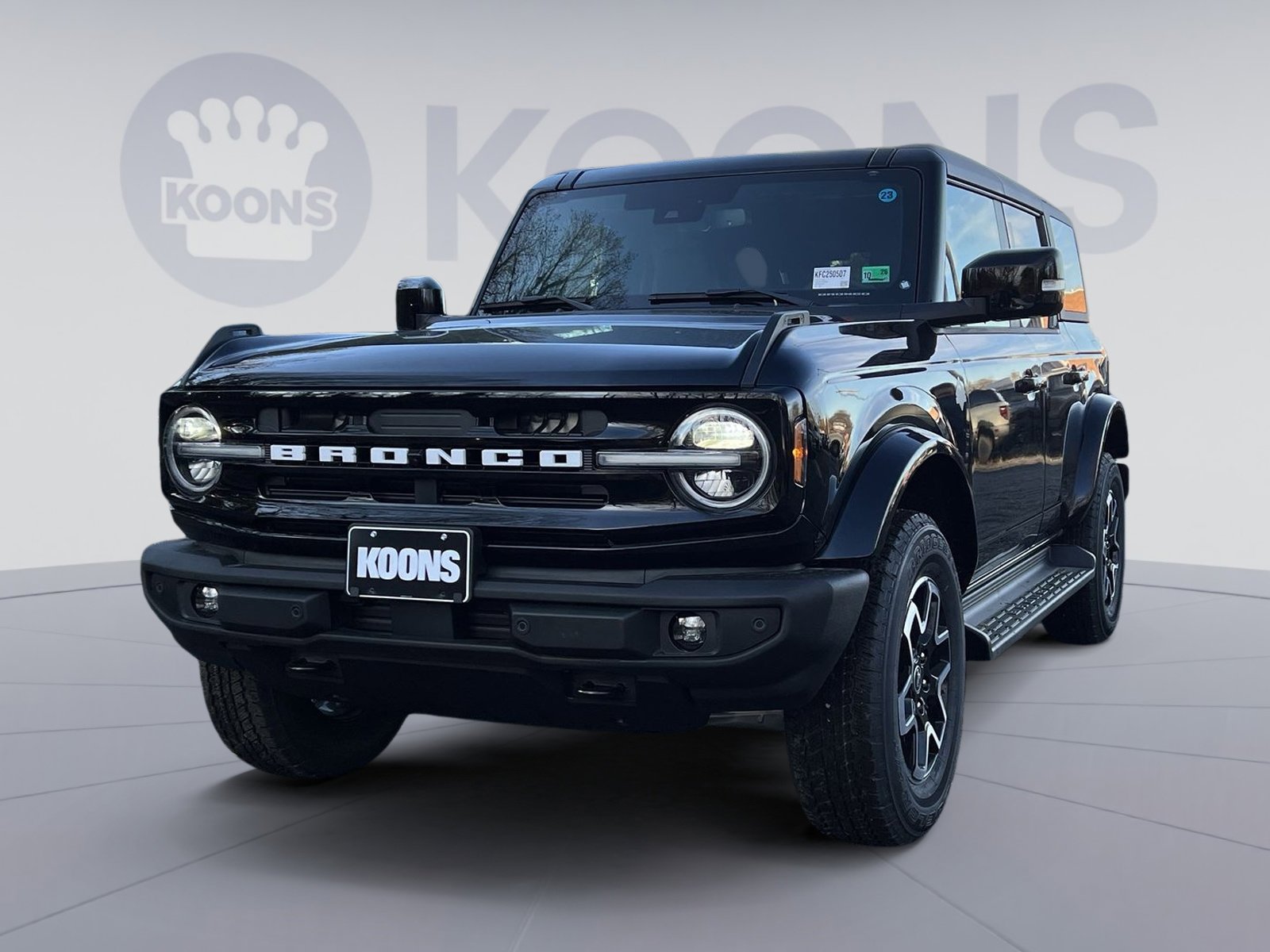 New 2025 Ford Bronco Outer Banks image 1