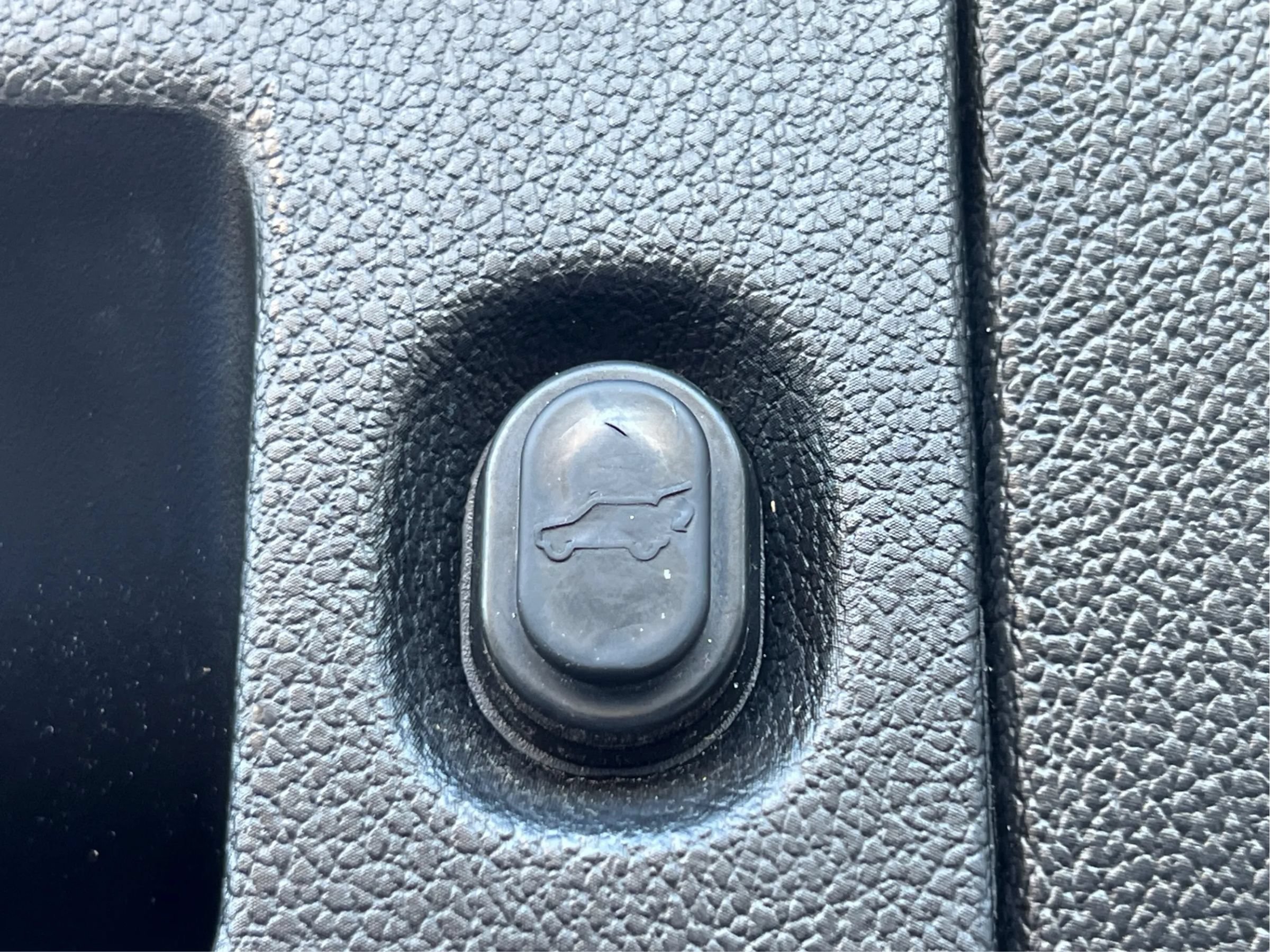 Used 2018 Cadillac Escalade Luxury AWD/4WD image 52
